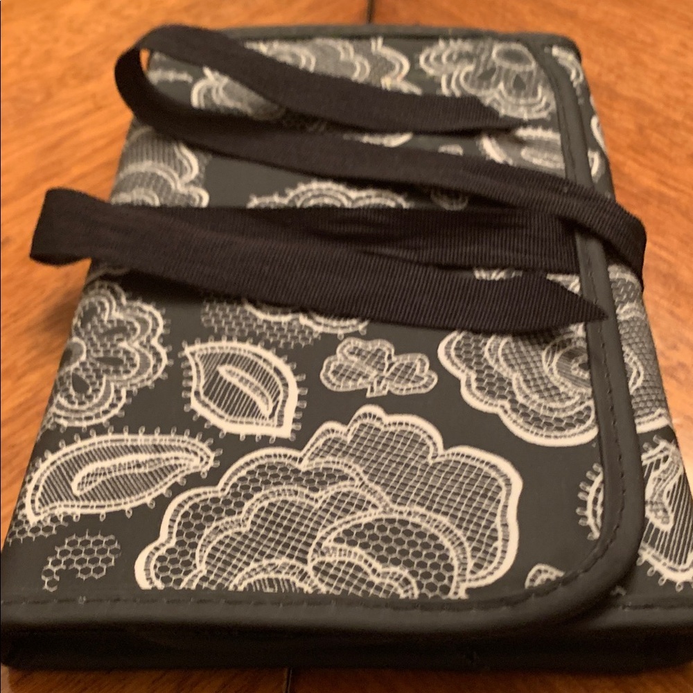 Thirty-One Black and White Chevron Organizer